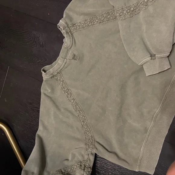 aerie Olive Sage Knit Crewneck Sweater - Picture 2 of 4